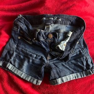 AMERICAN EAGLE MIDI SHORTS